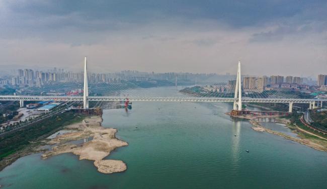 图3-2021年9月1日大桥完成中跨合龙.jpg